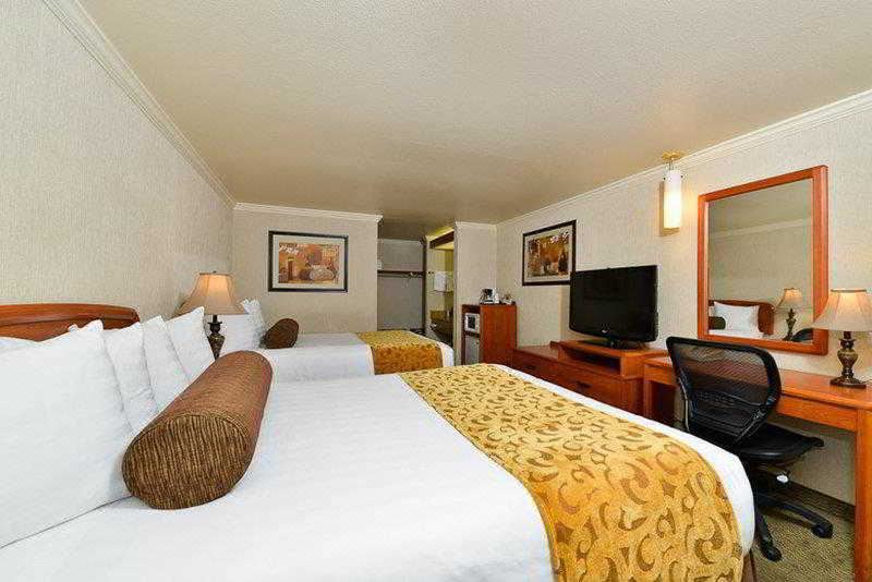 Photo of Bedroom in Coos Bay