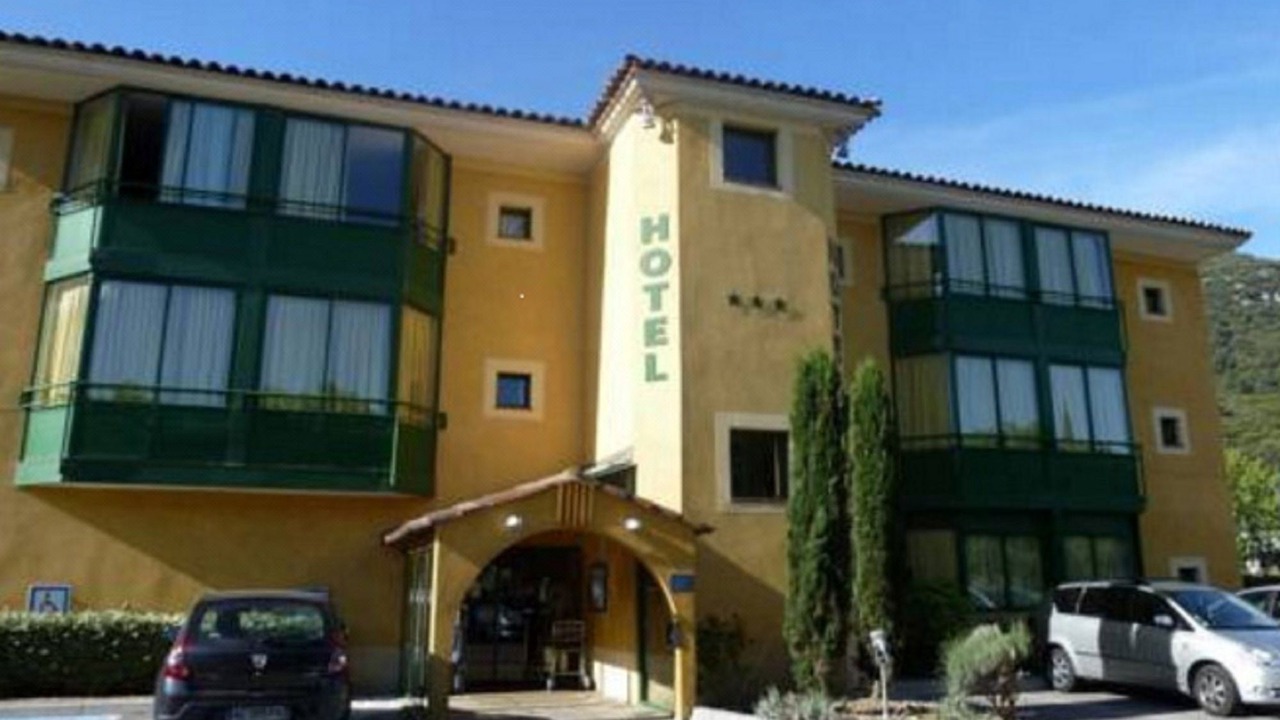 Photo of Buildings in Gemenos