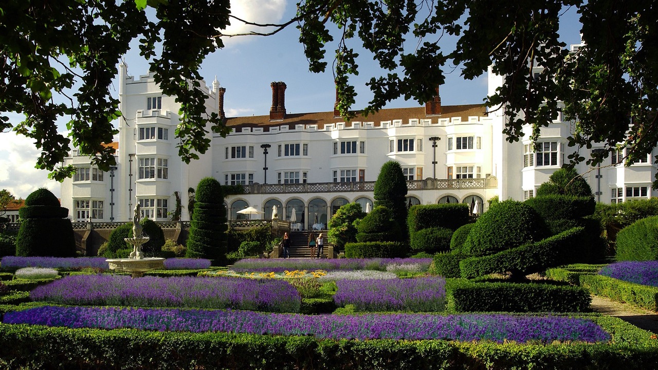 Photo of Buildings in Medmenham