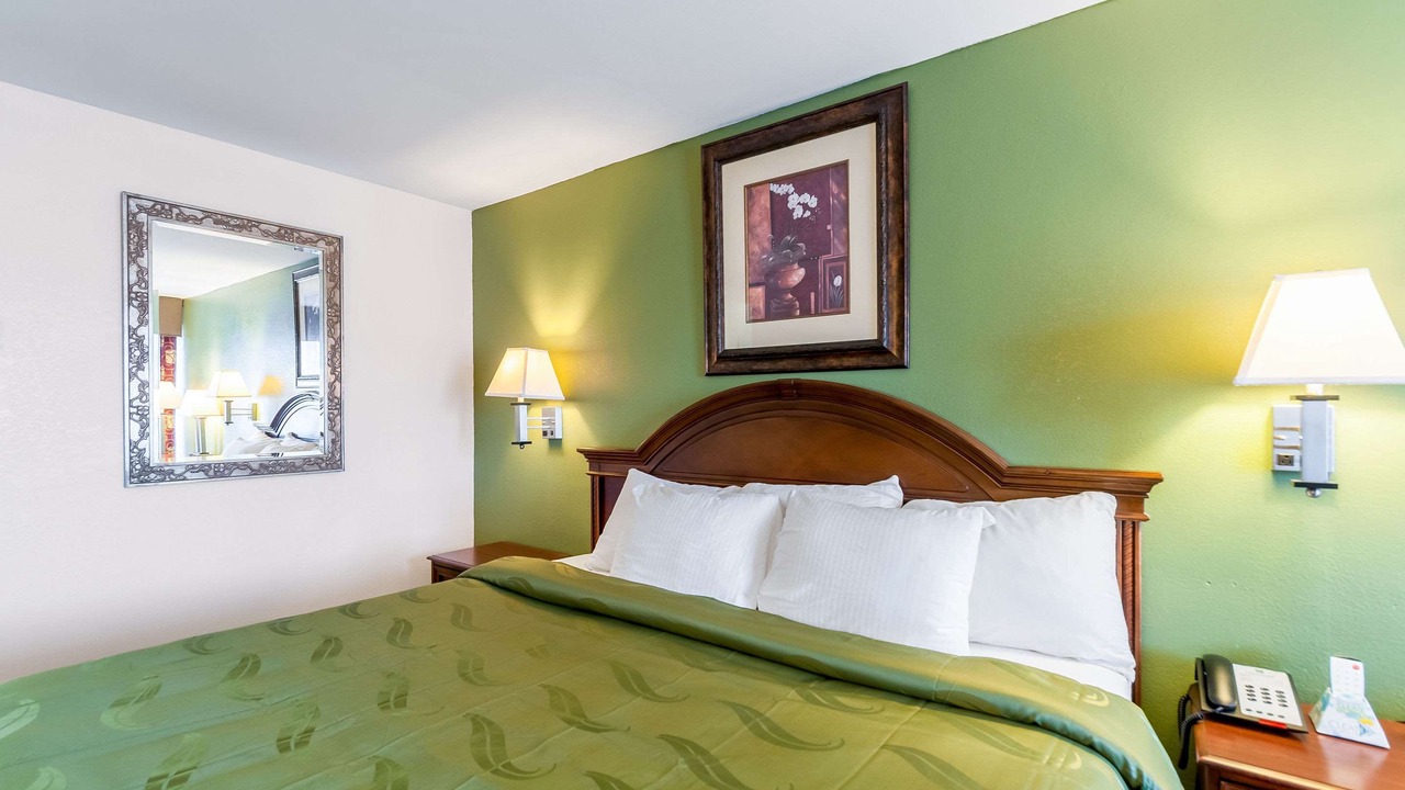 Photo of Bedroom in Luray