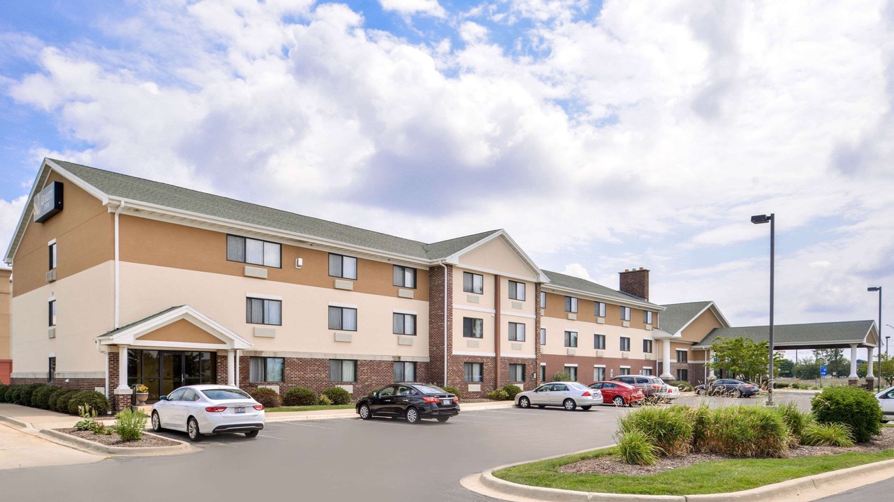 Photo of Buildings in Bolingbrook