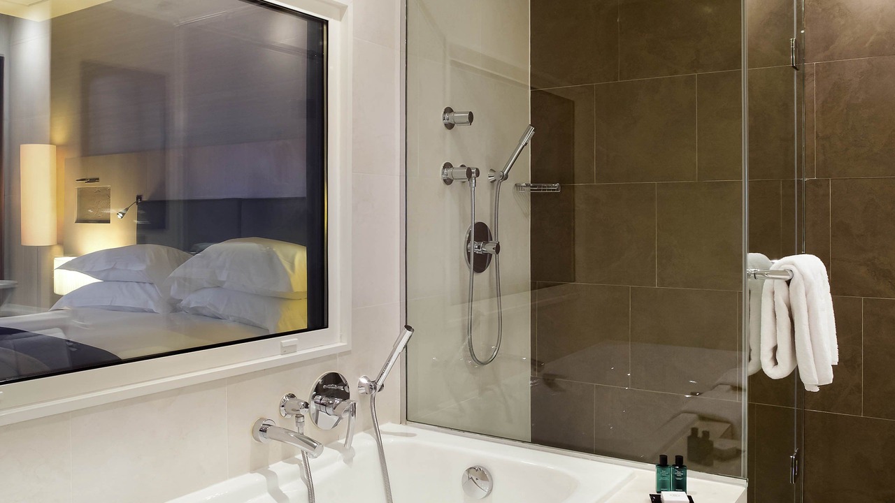 Photo of Bathroom in Puteaux