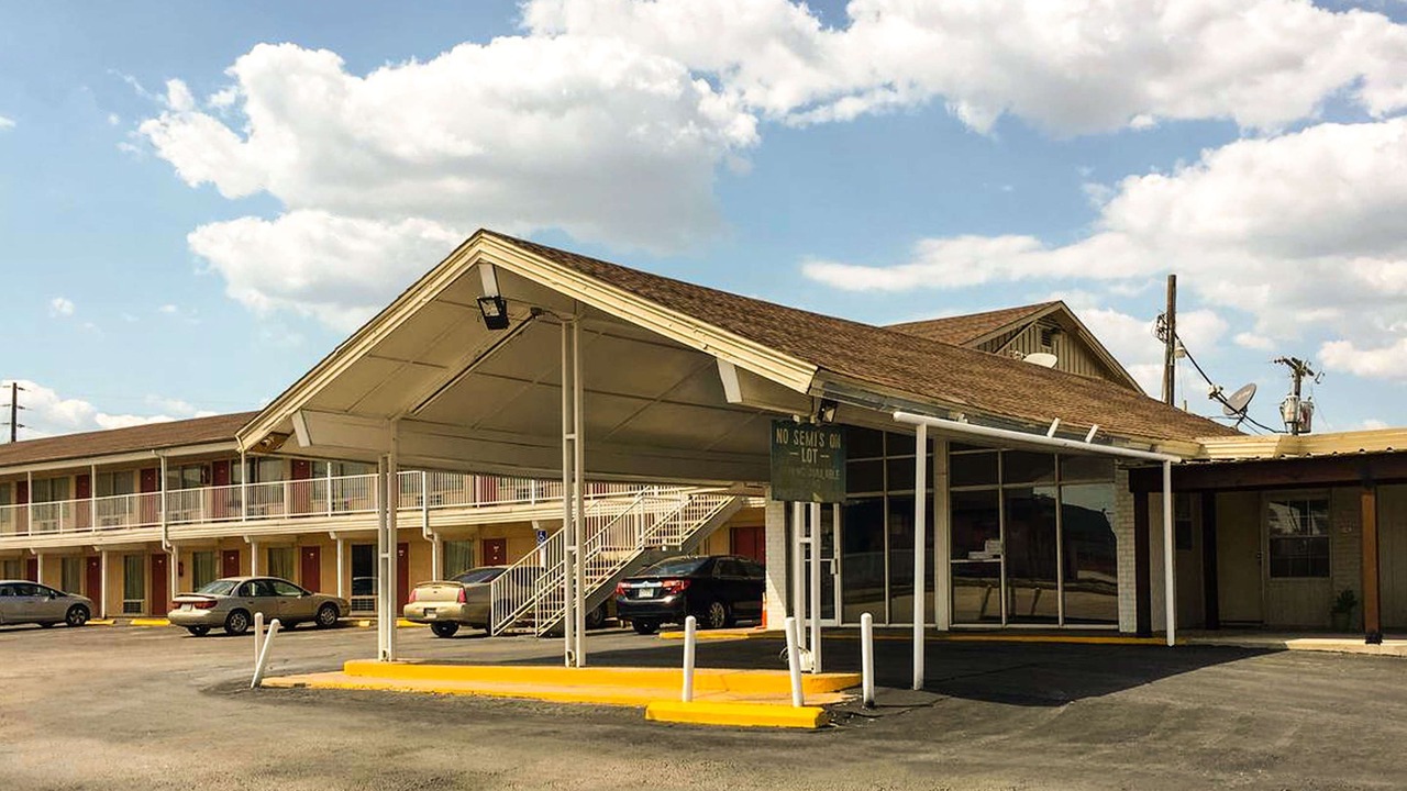 Photo of Buildings in Hillsboro