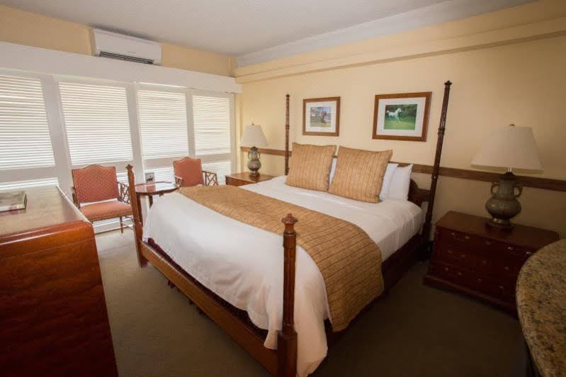 Photo of Bedroom in Waikiki