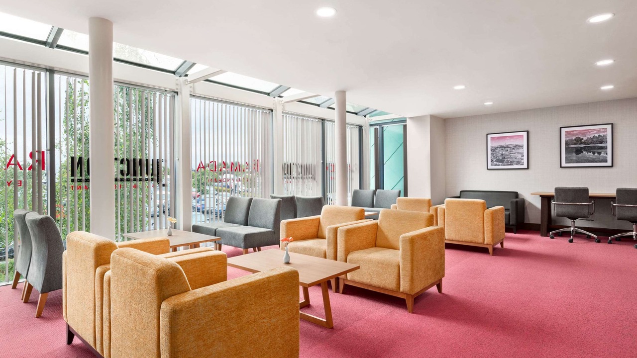 Photo of Livingroom in Cobham