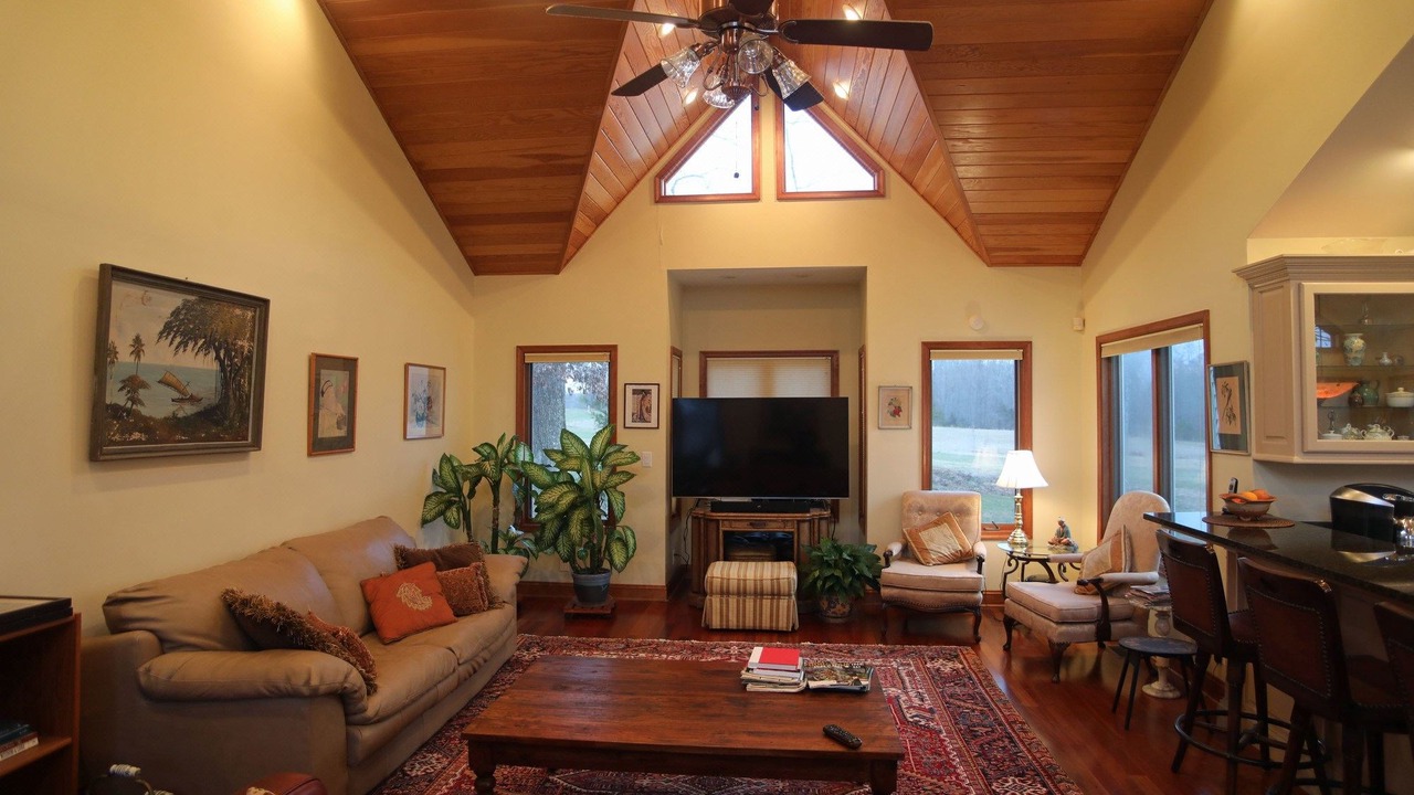 Photo of Livingroom in Alton