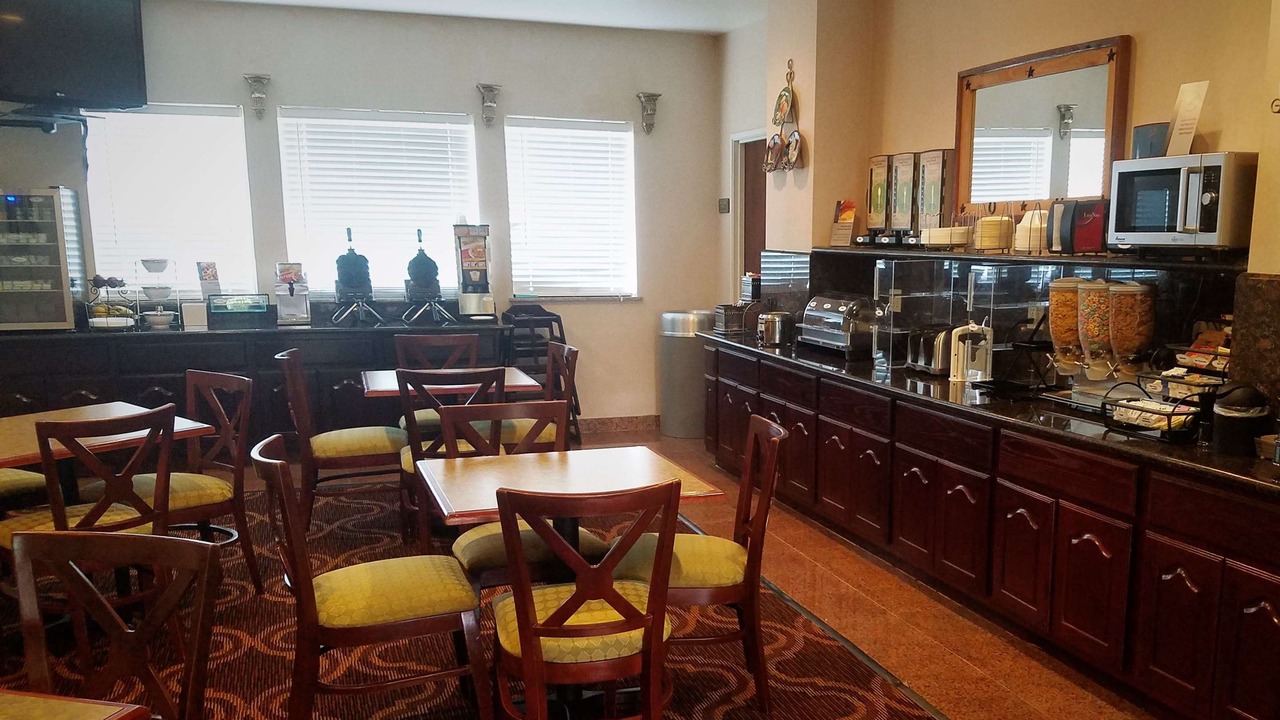 Photo of Livingroom in Madisonville