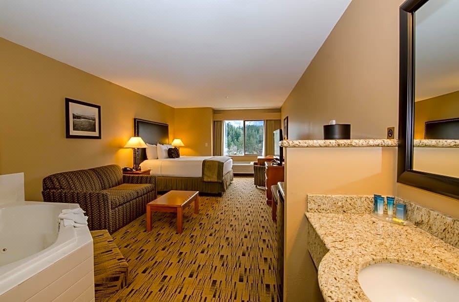 Photo of Livingroom in Cascade Locks