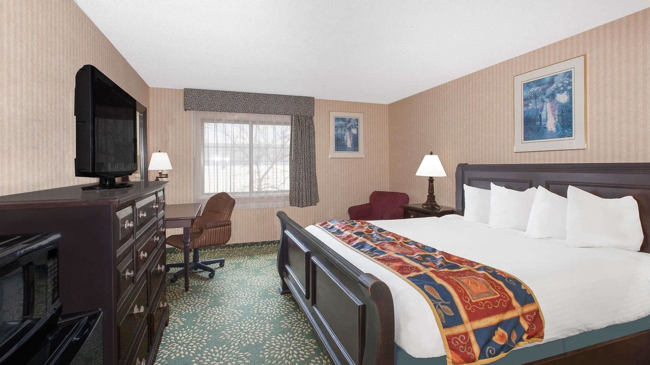 Photo of Bedroom in Flint