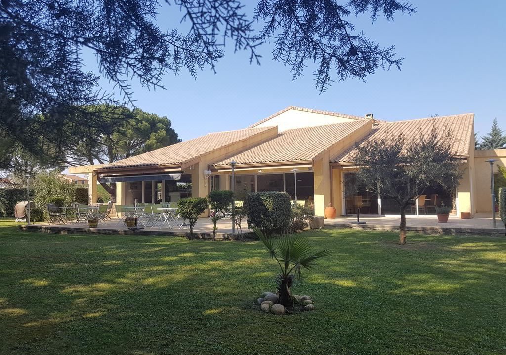 Photo of Buildings in Pont-Saint-Esprit