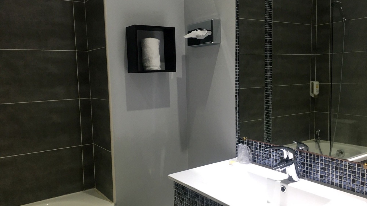 Photo of Bathroom in Peronne