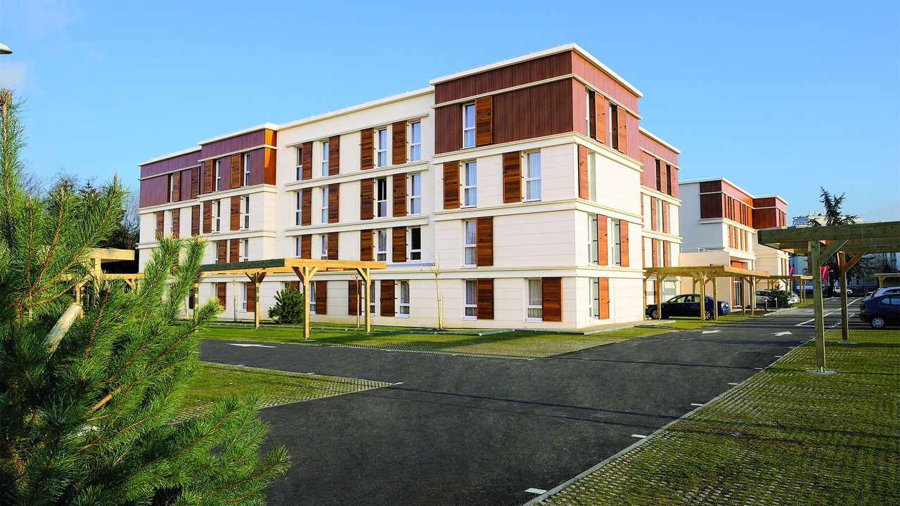 Photo of Buildings in Guyancourt