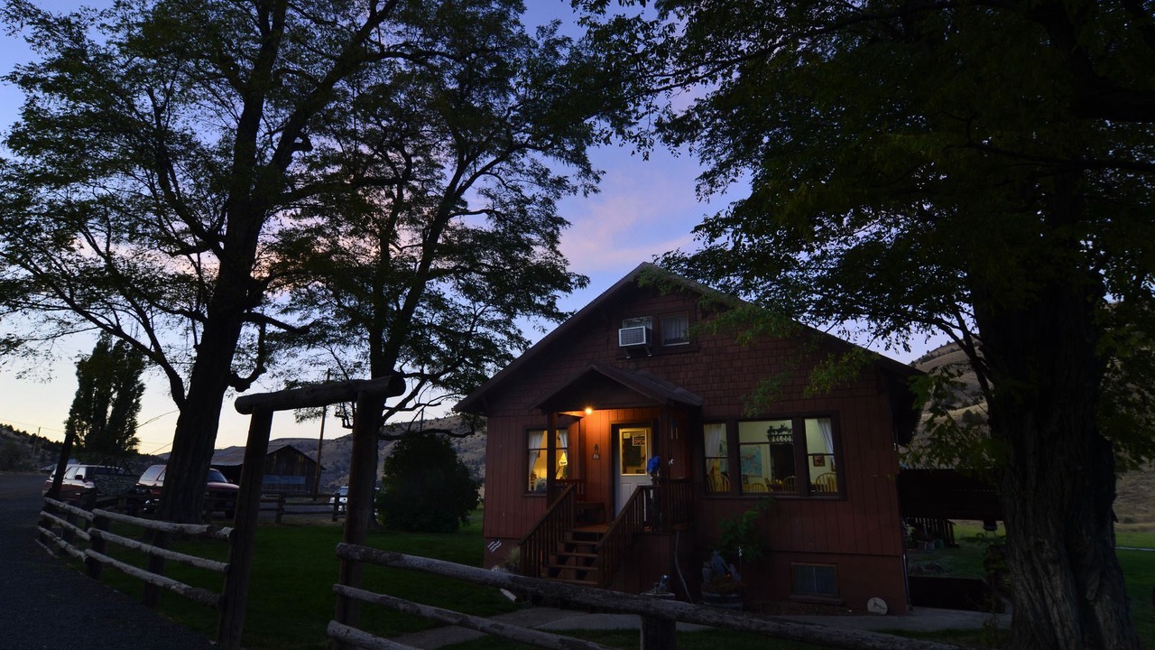 Photo of Buildings in Fossil