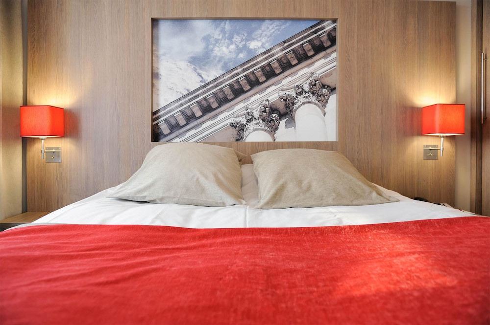 Photo of Bedroom in Guyancourt