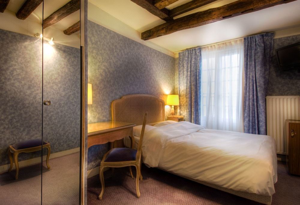 Photo of Bedroom in Gaillon
