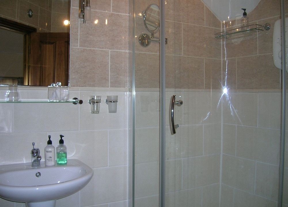 Photo of Bathroom in Ibstock
