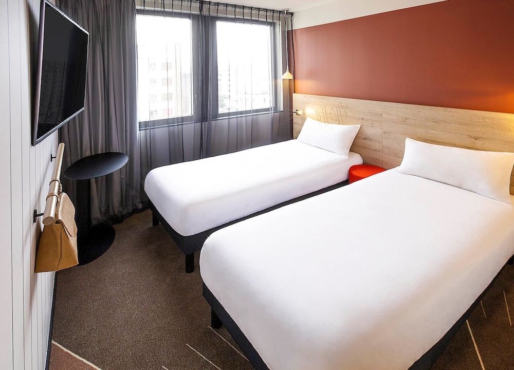 Photo of Bedroom in Republique–Point-du-Jour