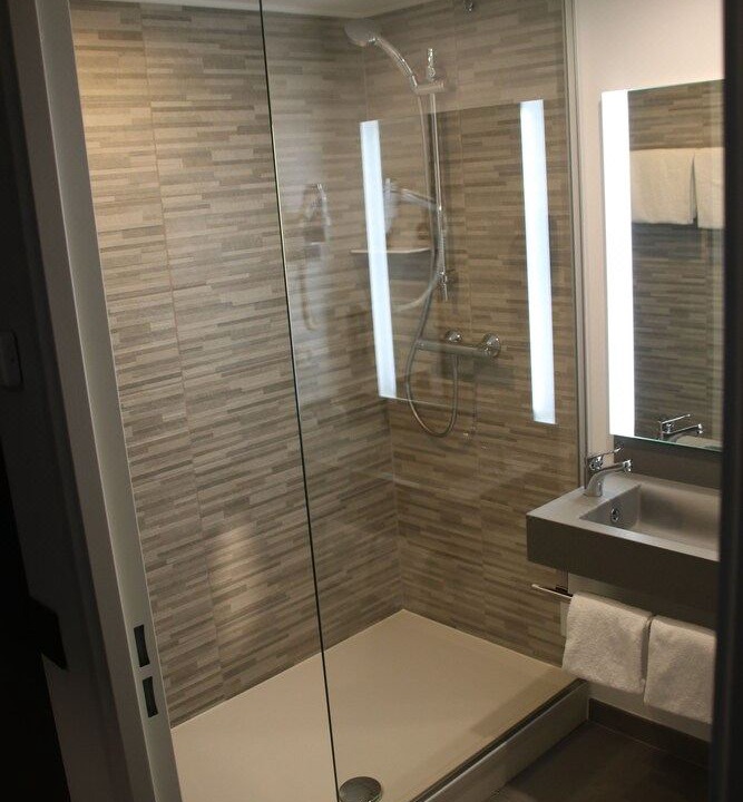 Photo of Bathroom in Puteaux