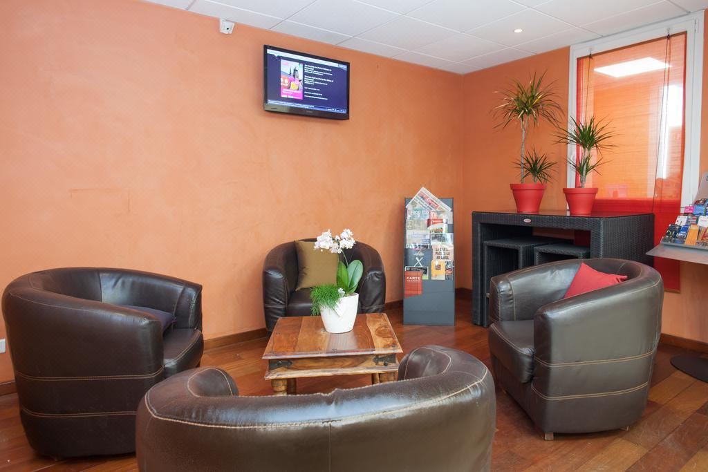 Photo of Livingroom in Distre