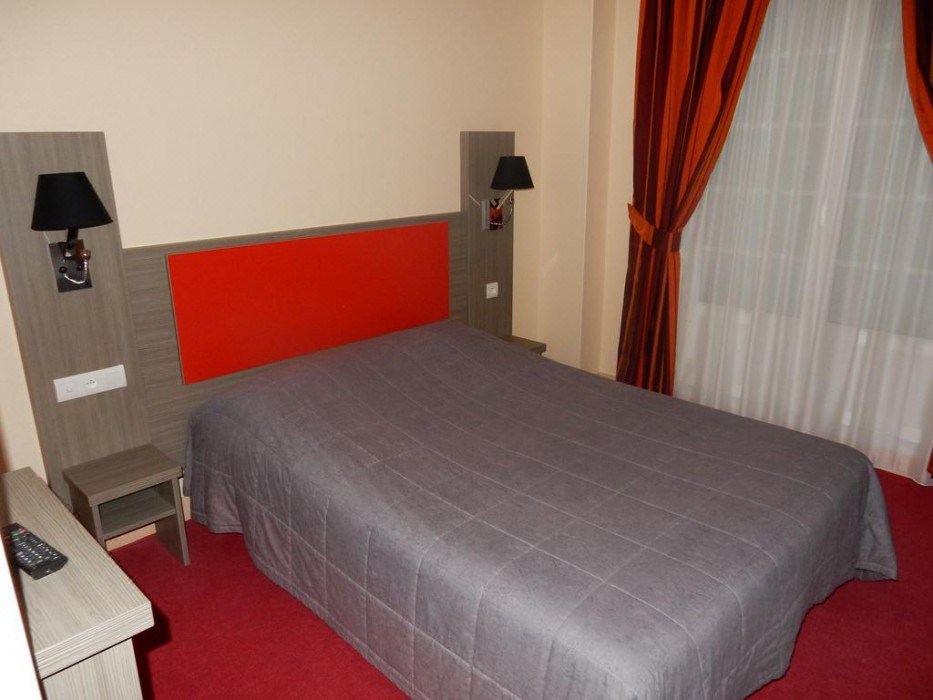 Photo of Bedroom in Entraigues-sur-la-Sorgue