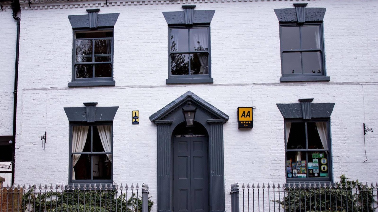 Photo of Buildings in Edwinstowe