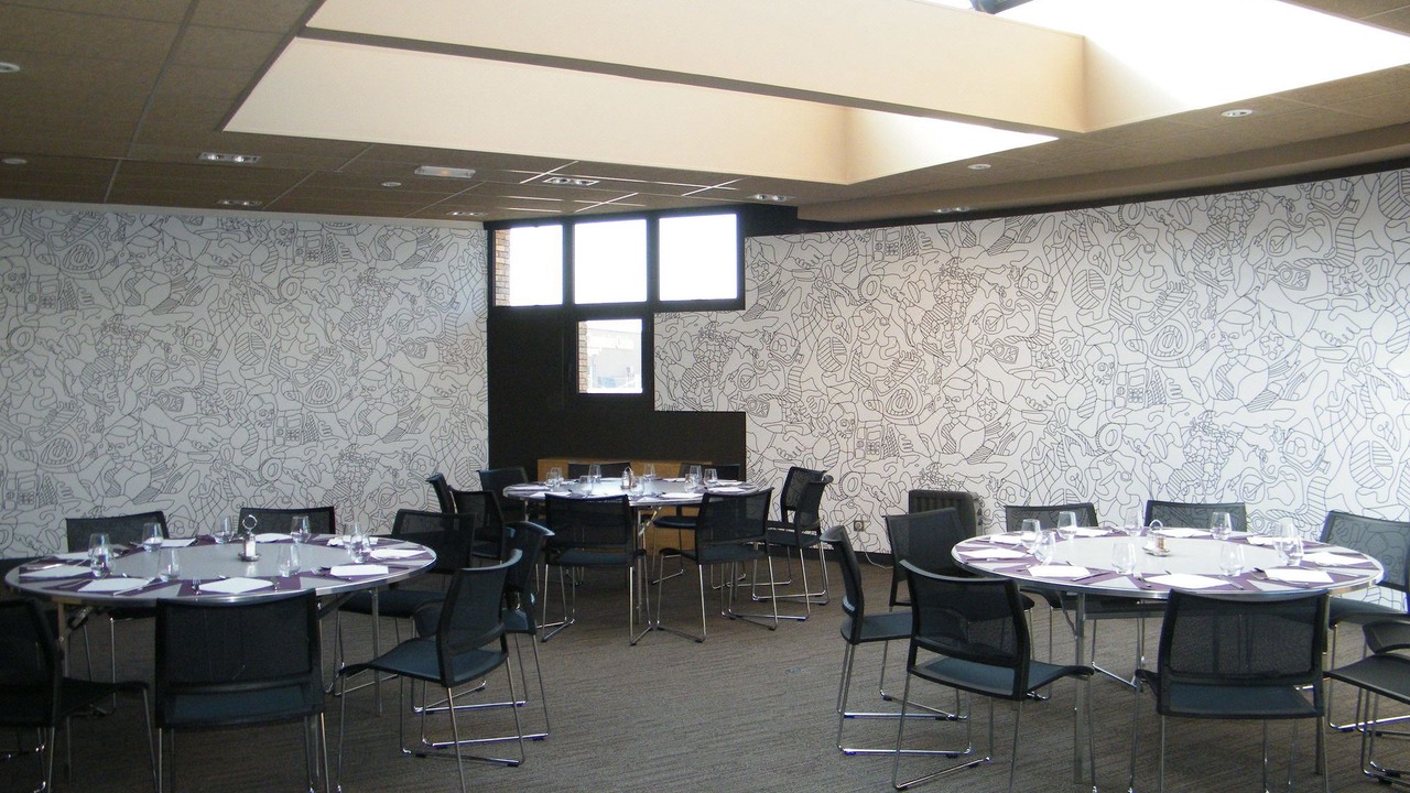 Photo of Others in Valence