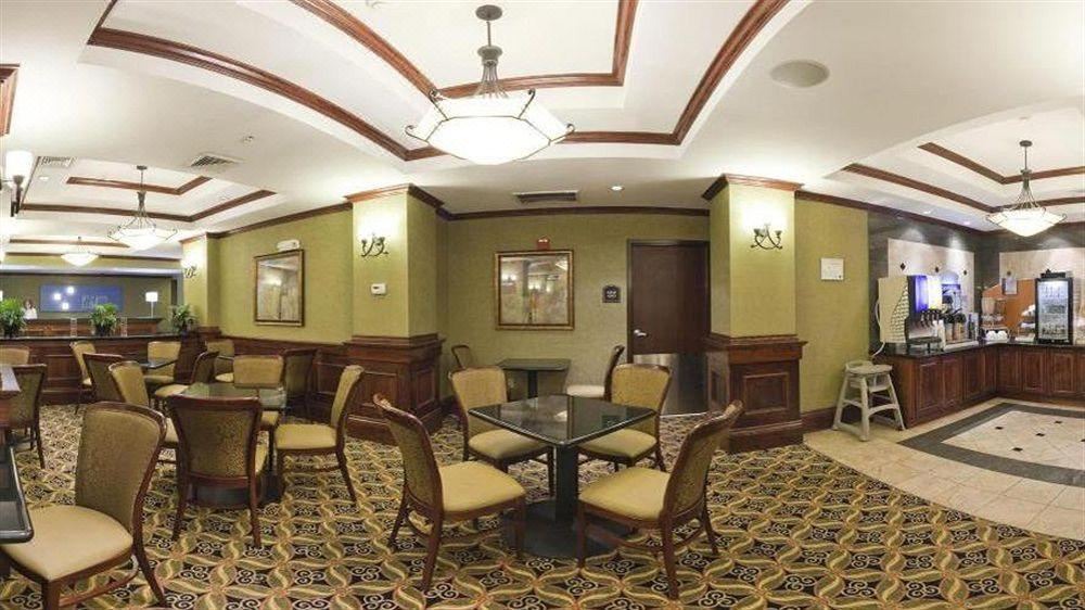 Photo of Livingroom in Shawnee
