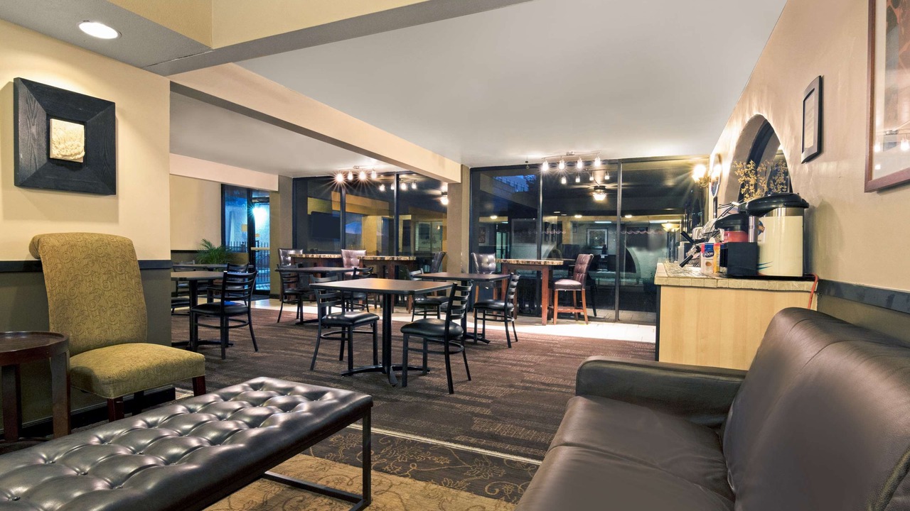 Photo of Livingroom in Franklin Park