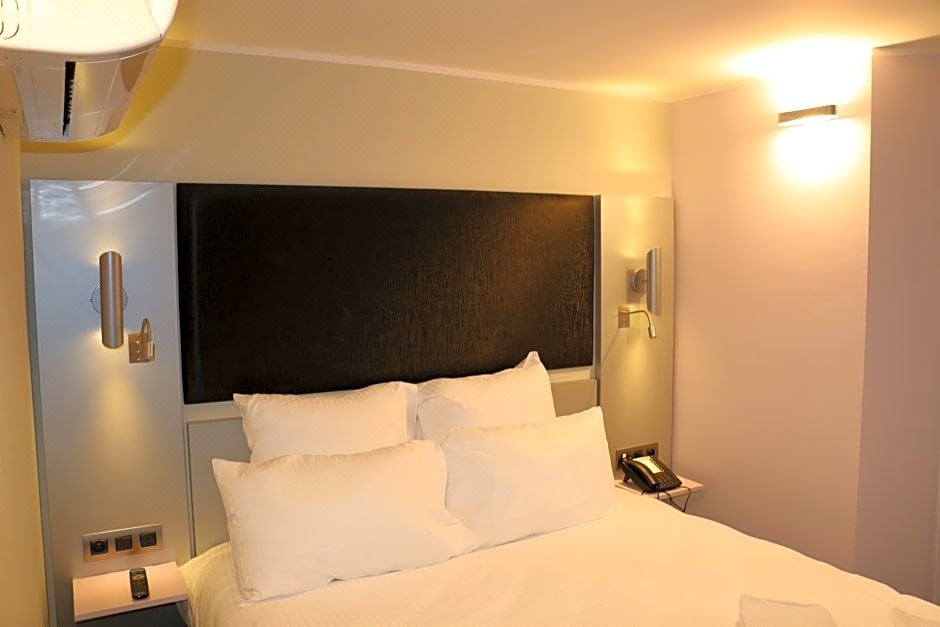 Photo of Bedroom in Jules Ferry - Recamier