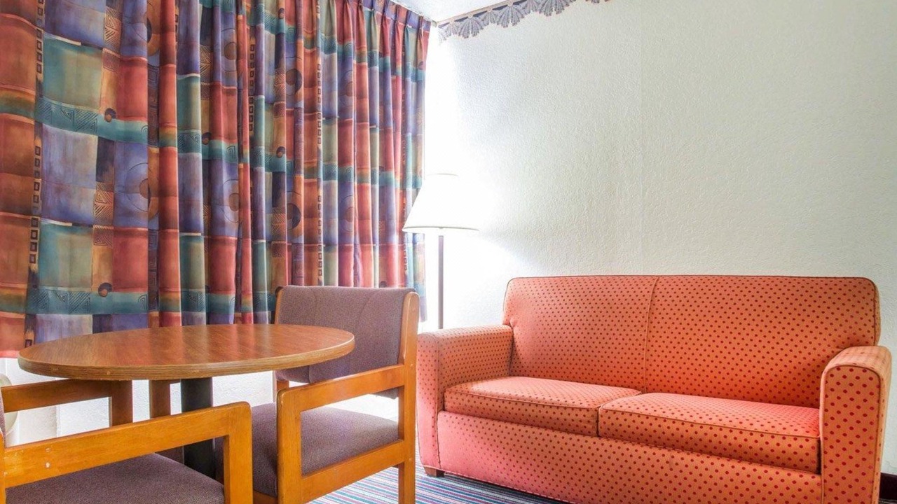 Photo of Livingroom in Tucker