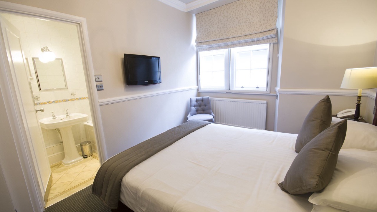 Photo of Bedroom in Tetbury