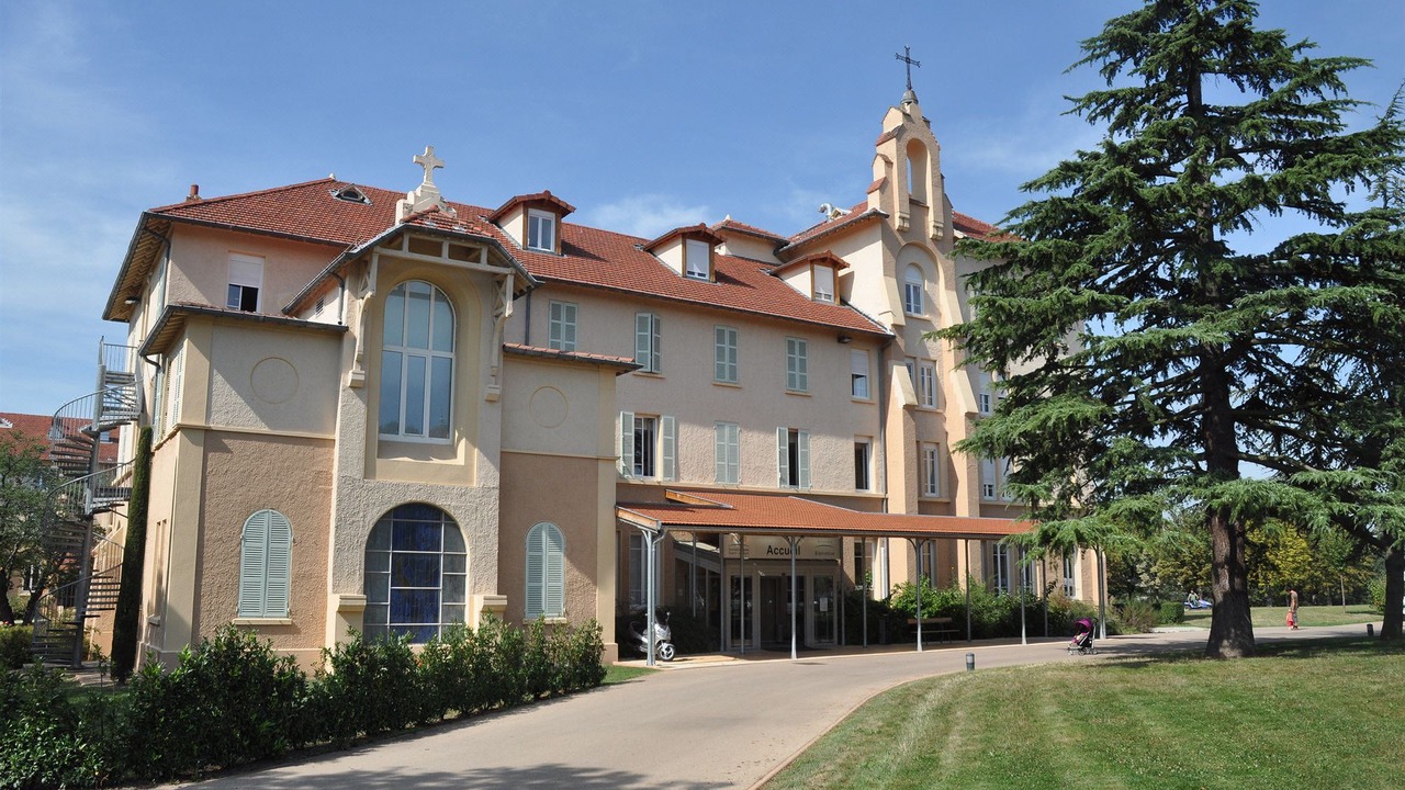 Photo of Buildings in Francheville Le Bas