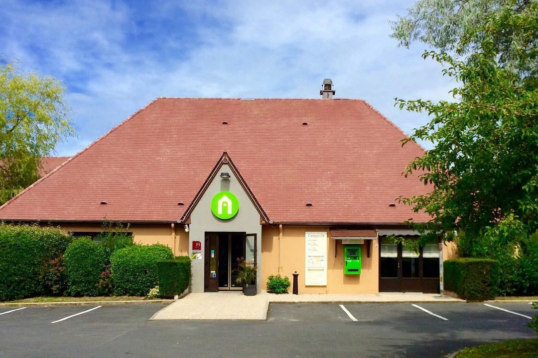 Photo of Buildings in Saint-Arnoult