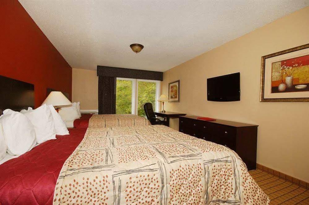 Photo of Bedroom in Westbrook Center