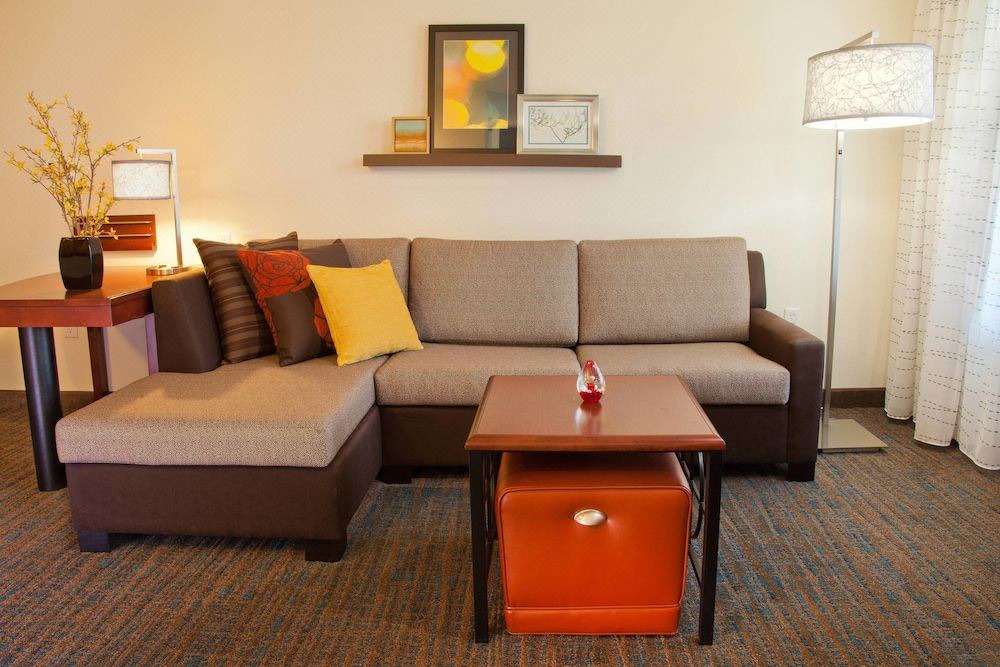 Photo of Livingroom in Cal Young