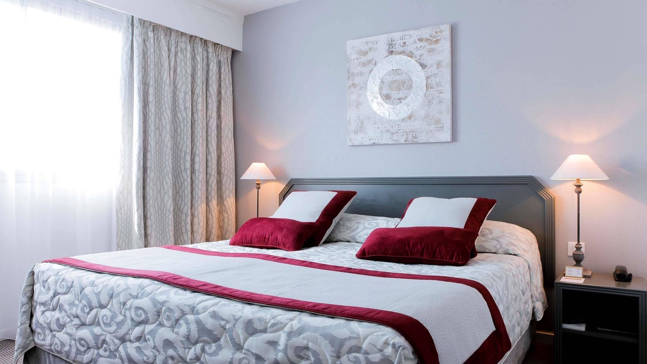 Photo of Bedroom in 2nd Arrondissement
