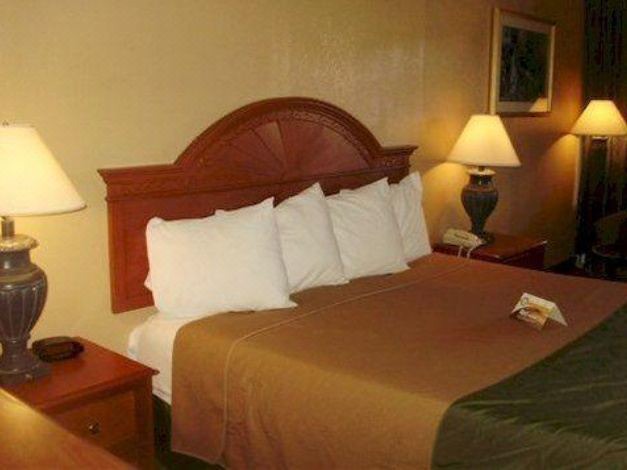 Photo of Bedroom in Shawnee