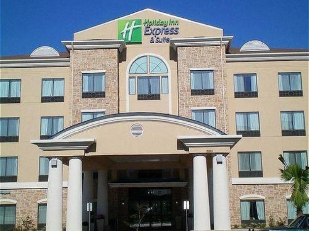 Photo of Buildings in Seguin