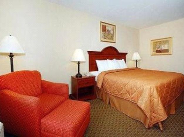 Photo of Bedroom in Sullivan