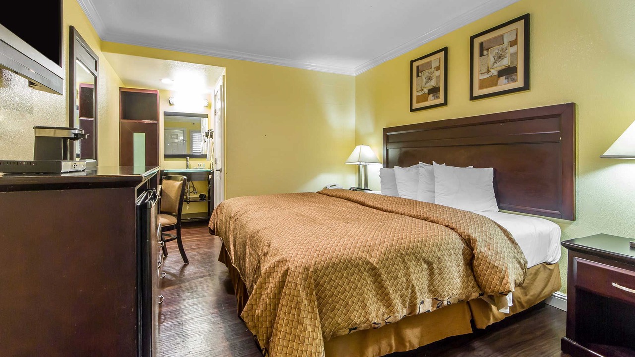 Photo of Bedroom in Central Berkeley