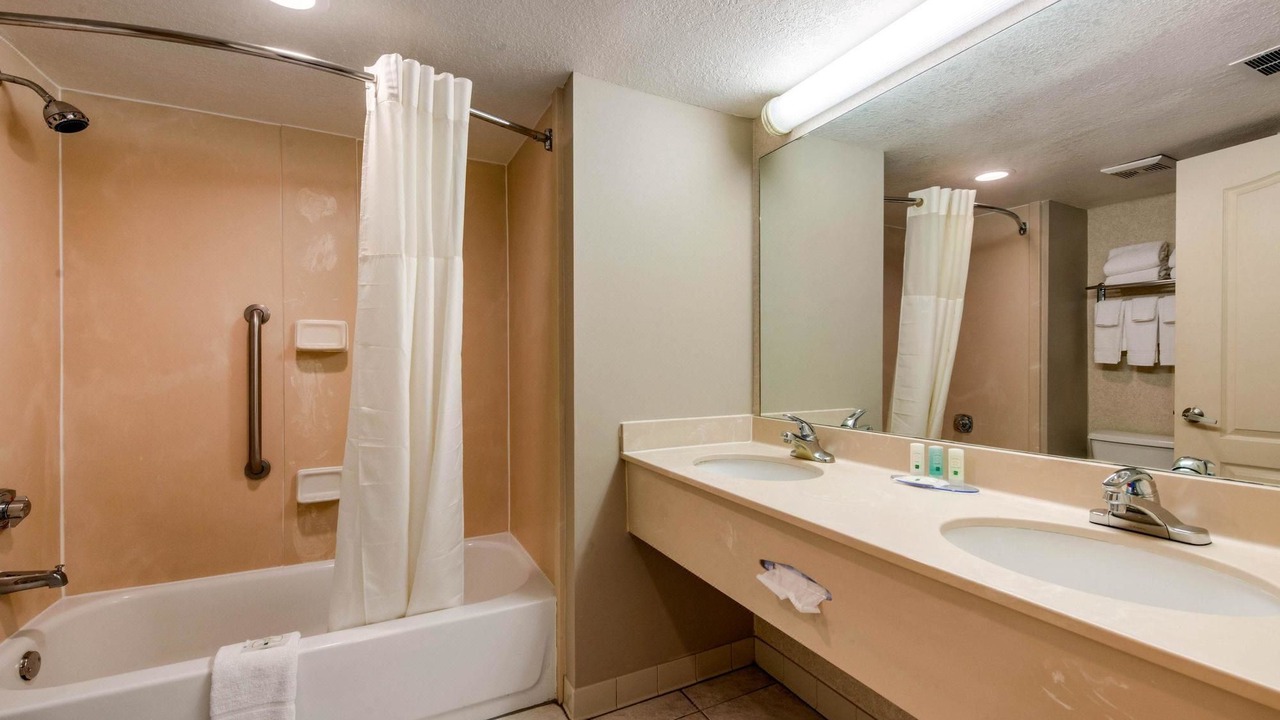 Photo of Bathroom in Tarpon Springs