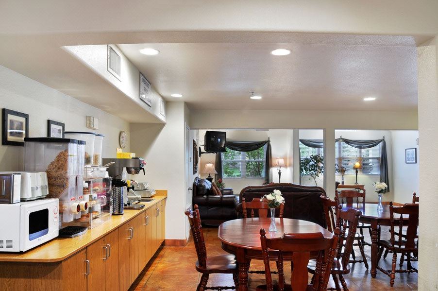 Photo of Livingroom in Ada