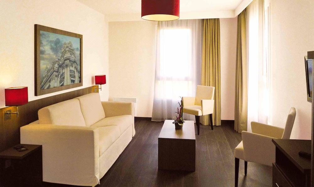 Photo of Livingroom in Guyancourt