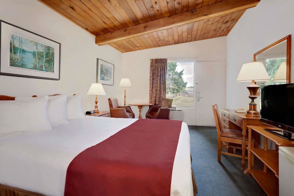 Photo of Bedroom in Gananoque
