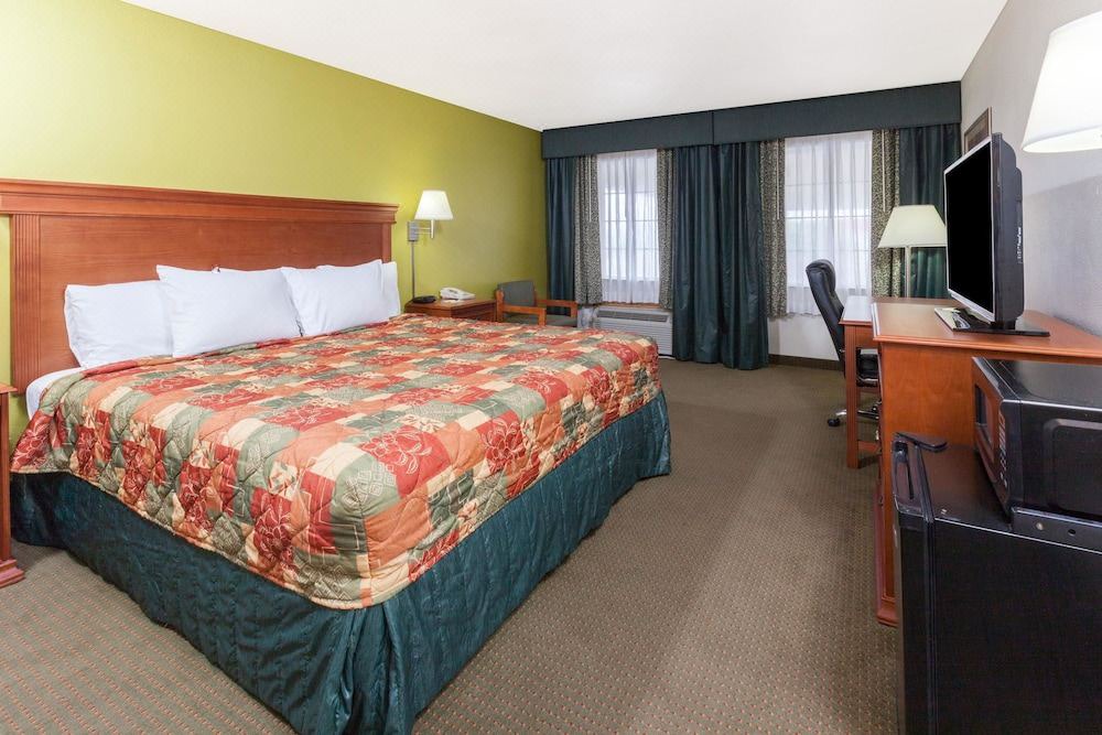 Photo of Bedroom in Shawnee
