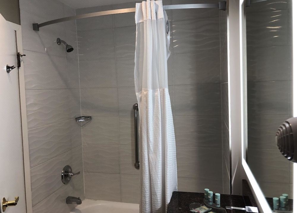 Photo of Bathroom in Fort Lee