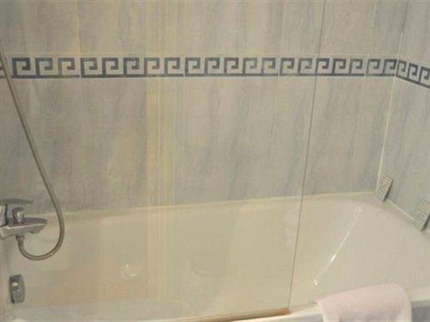 Photo of Bathroom in Quartier de la Plaine-de-Monceaux