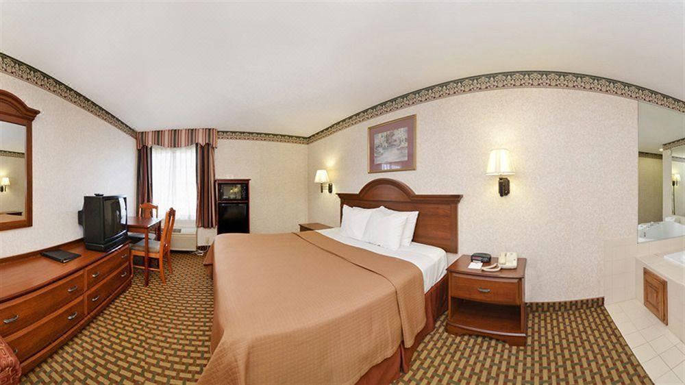 Photo of Bedroom in Perry