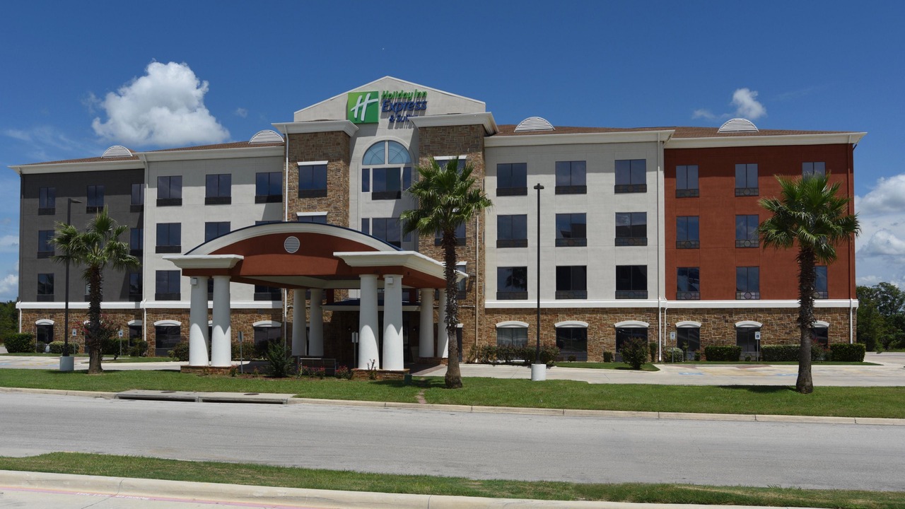 Photo of Buildings in Seguin