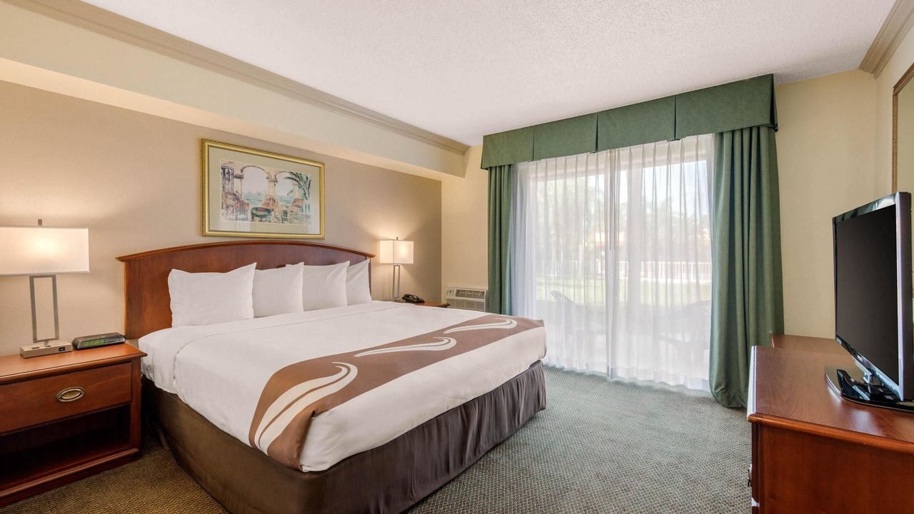 Photo of Bedroom in Tarpon Springs